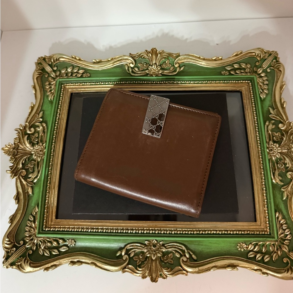 Gucci Brown Leather Wallet with Silver Accent